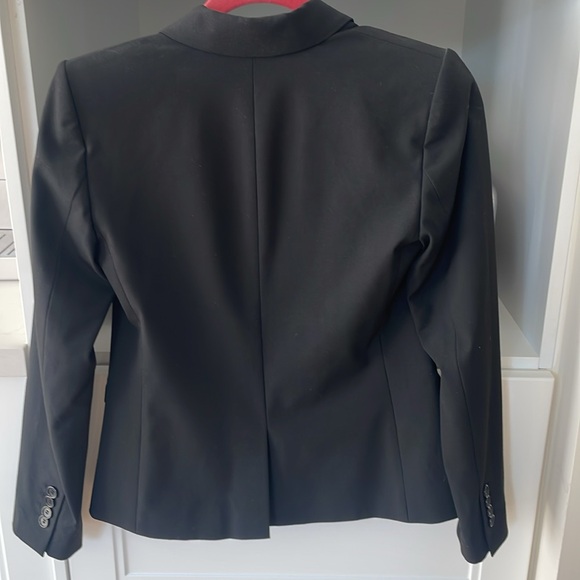 Ann Taylor fitted blazer. Never worn - Picture 2 of 4
